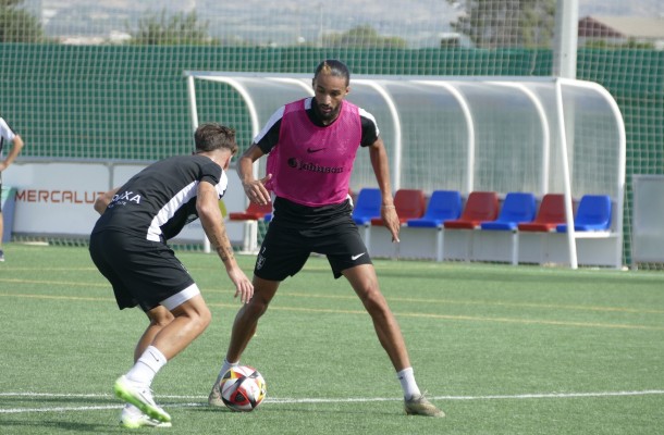 El Orihuela pretende confirmar su mejoría en El Palo
