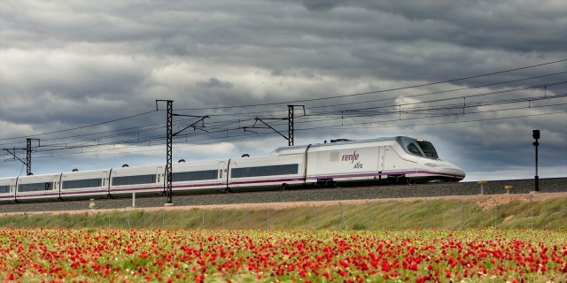 Renfe lanza un nuevo método de pago a través de carteras virtuales en su página web