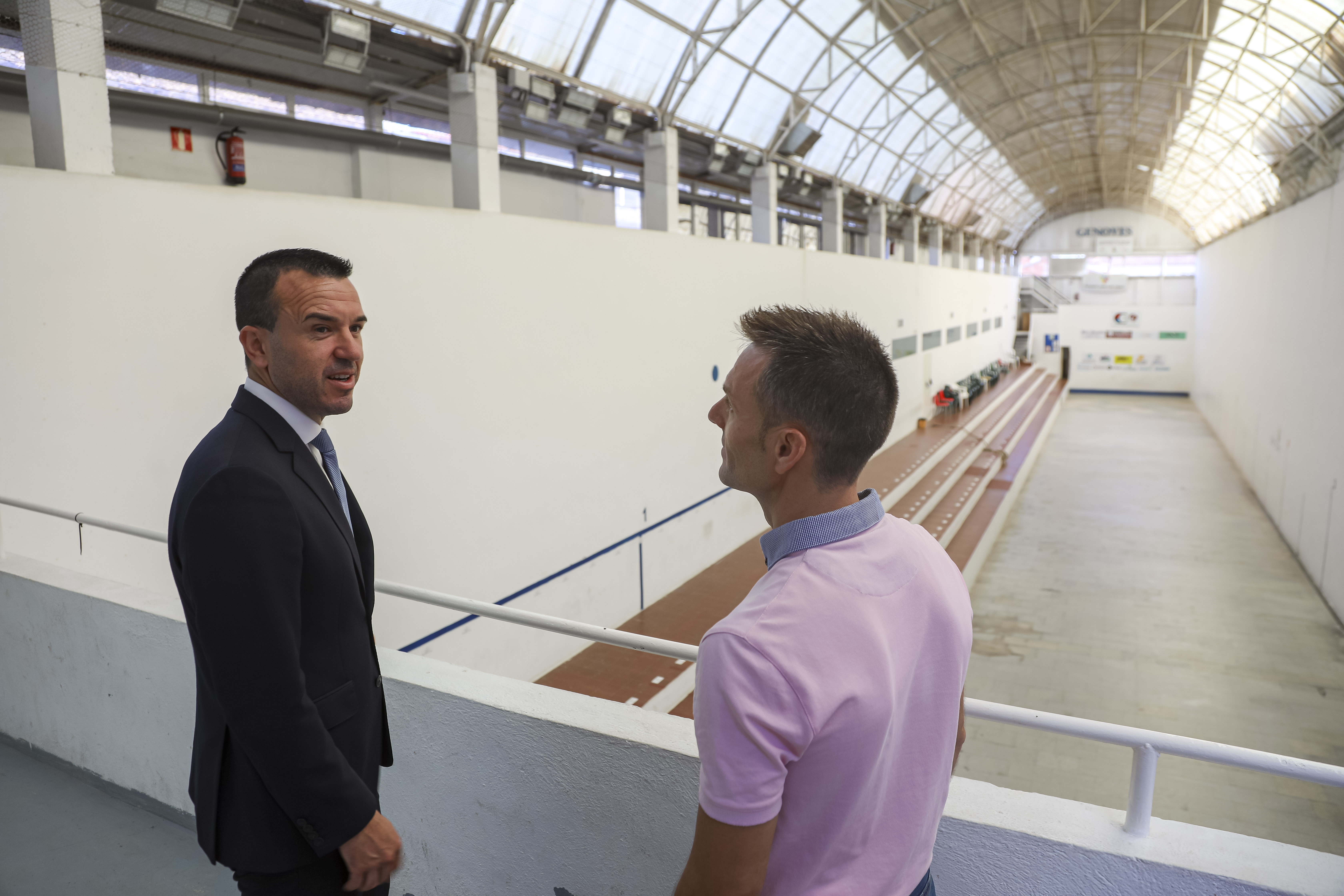 Mompó garantiza a El Genovés que la Diputación facilitará ayudas para rehabilitar su trinquet