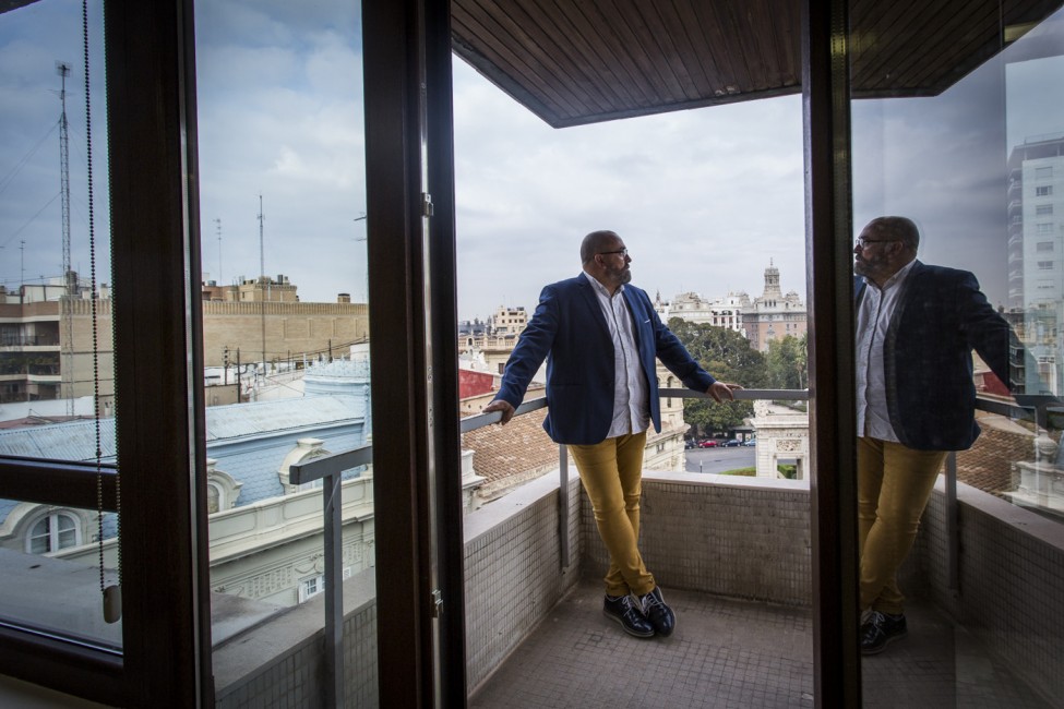 Enric Nomdedéu, en su despacho del Servef junto a la Puerta del Mar. EVA MÁÑEZ - 