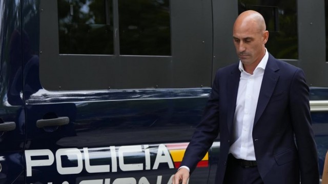 El juez que investiga el beso de Rubiales a Hermoso cita a tres jugadoras de la selección y a dos peritos