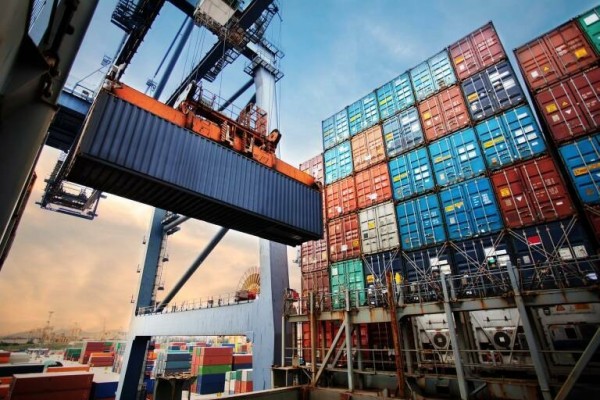 La Comunitat Valenciana reduce sus exportaciones un 2,2 % hasta julio pero mantiene el superávit
