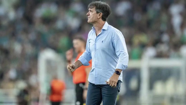 Pacheta y cuatro jugadores debutan en la Europa League frente al Panathinaikos
