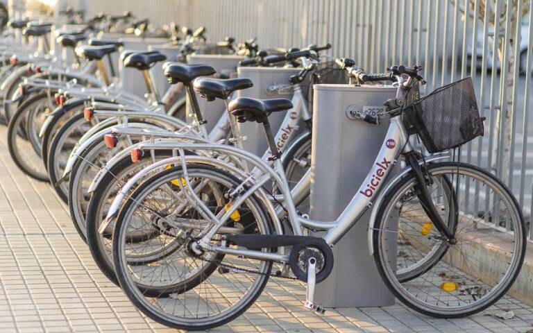 PP Y Vox aprueban las 55 nuevas estaciones de BiciElx con 750 bicicletas más con fondos europeos