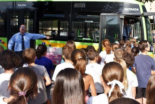 Educación pide colaboración a la Dirección General de Transportes por el bus escolar