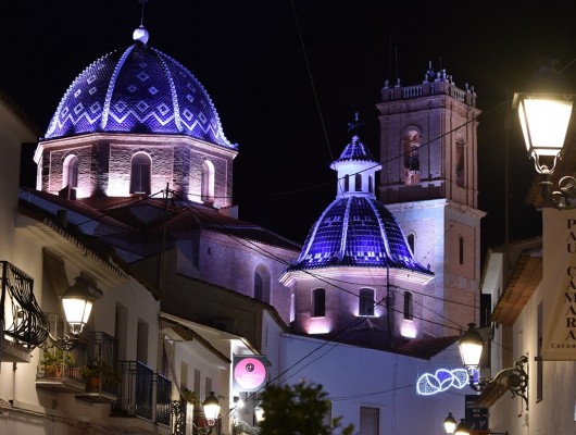 Altea inaugura la nueva iluminación ornamental de la Iglesia Parroquial 