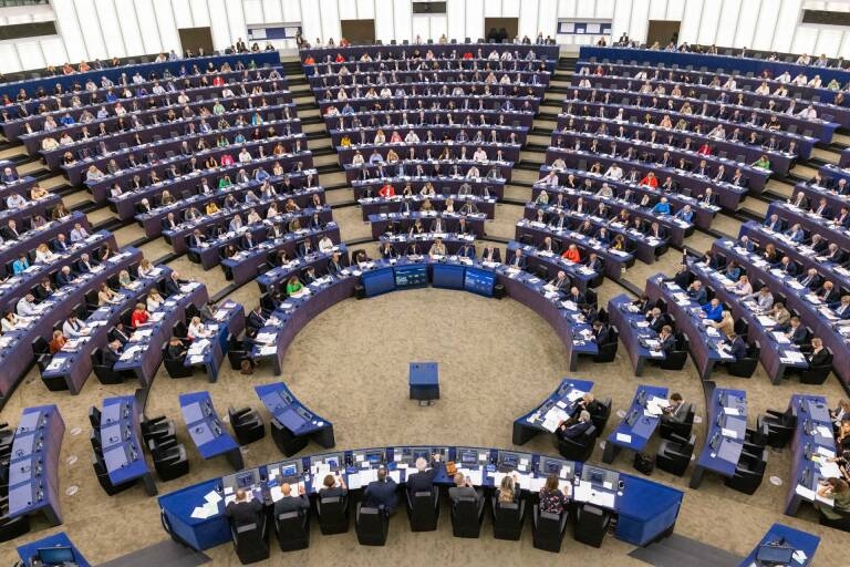 La Eurocámara pide ampliar en 10.000 millones el presupuesto plurianual de la UE