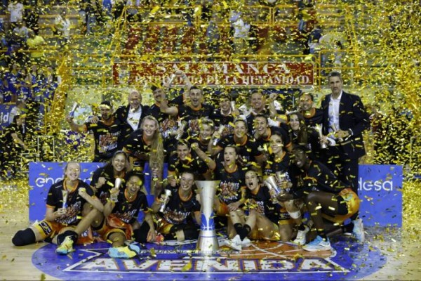 El Valencia Basket subirá este viernes al ‘cielo’ de la Fonteta su primera Liga Femenina

