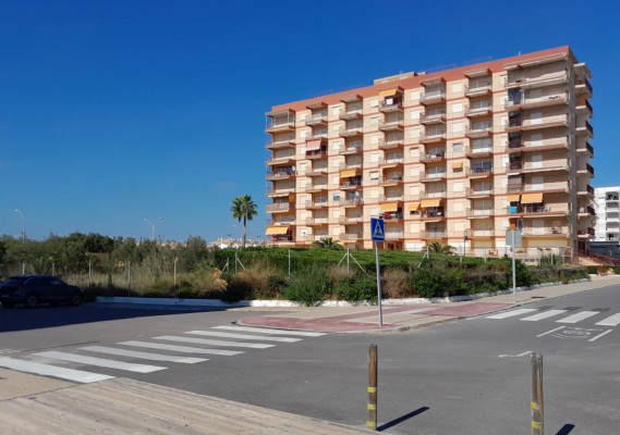 Torreblanca rescata del letargo el plan para volver a alzar los apartamentos Prados II