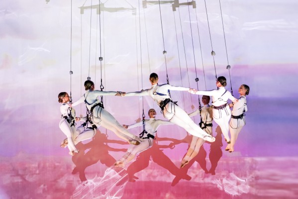 Castelló inaugura el 'Retorn a la ciutat' amb un ballet aeri a 30 metres d'altura