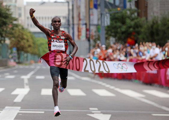 Kipchoge regresa al maratón de Berlín un año después de su récord mundial

