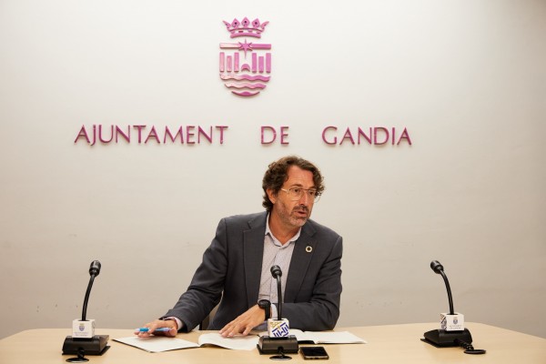 Gandia pone en marcha un plan piloto para fomentar la implantación de hoteles en la playa