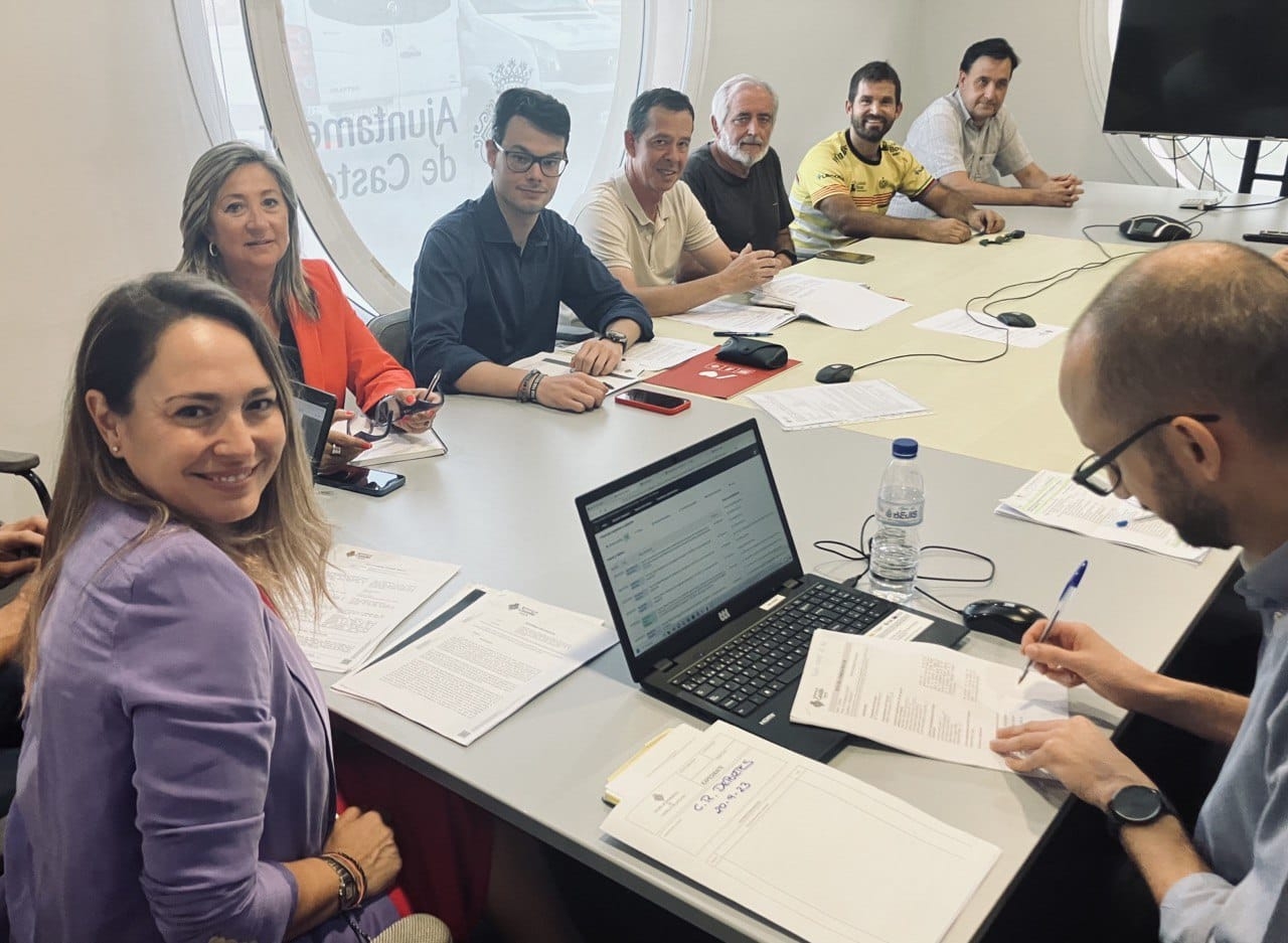 Castelló inyecta 475.000 euros a los clubes locales para garantizar su continuidad esta temporada