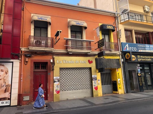 Alicante defiende el blindaje de sus edificios protegibles frente a un proyecto de pisos turísticos