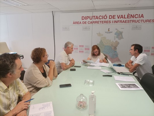 L'Eliana se reúne con el área de Carreteras de la Diputación de Valencia para mejorar vías