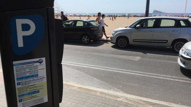 Benidorm propone resolver el contrato de la zona azul y la grúa por los incumplimientos de la empresa