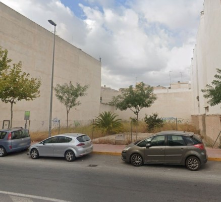 El PSOE recuerda a Mazón que GVA tiene 7 parcelas para obrar 180 viviendas sociales en San Vicente