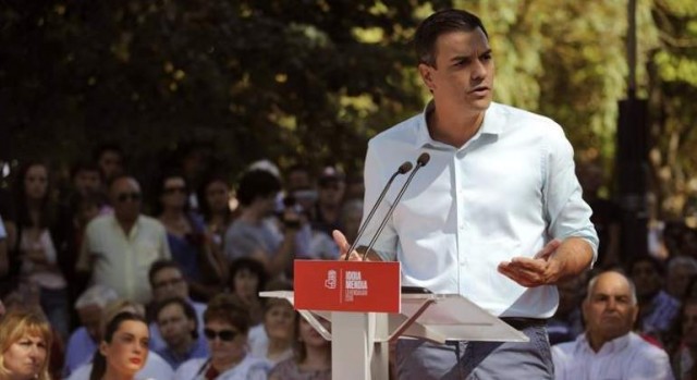Sánchez llama a Podemos y C's al cambio contra las presiones internas: 