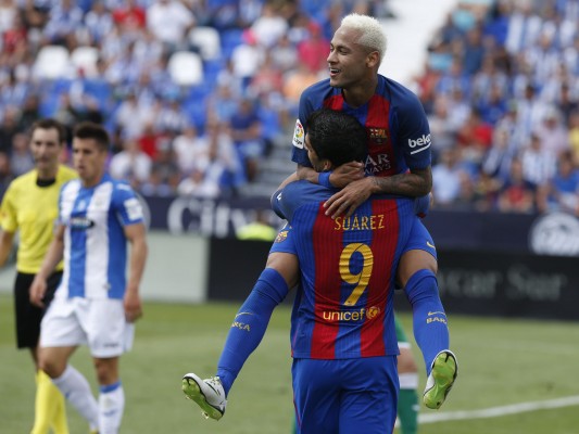 El Barcelona golea sin demasiado esfuerzo al Sporting