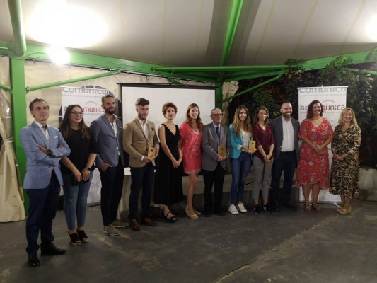 Los 'llibrets' de fiestas de Castelló, Cáritas, Mar Castillo y Elena Aguilar, premios de adComunica

