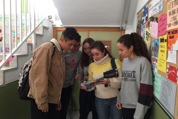 Juventud busca 'corresponsales juveniles' en centros de enseñanza y los becará con 200 euros  