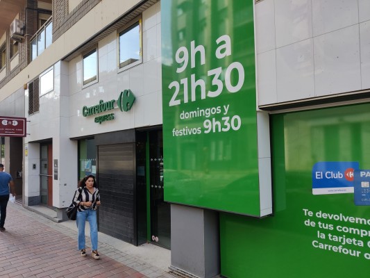 El Carrefour Express de Centro Fama cierra por reformas: volverá a abrir en octubre