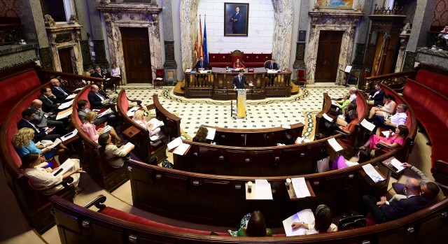Compromís rechaza la vicepresidencia segunda de comisiones y el PSPV afirma que a Catalá 