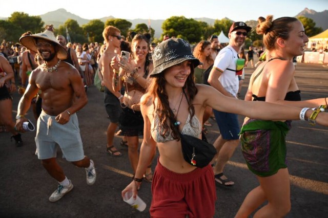 Facua denuncia al Rototom por imponer la pulsera 'cashless' como único método de pago