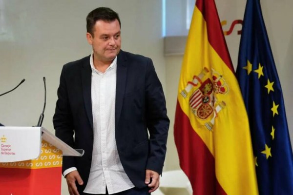 Víctor Francos viaja esta tarde a Valencia para reunirse con la selección
