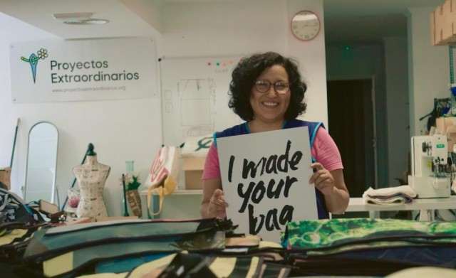 DHL Internacional confía el reciclaje de sus lonas publicitarias efímeras a Proyectos Extraordinarios