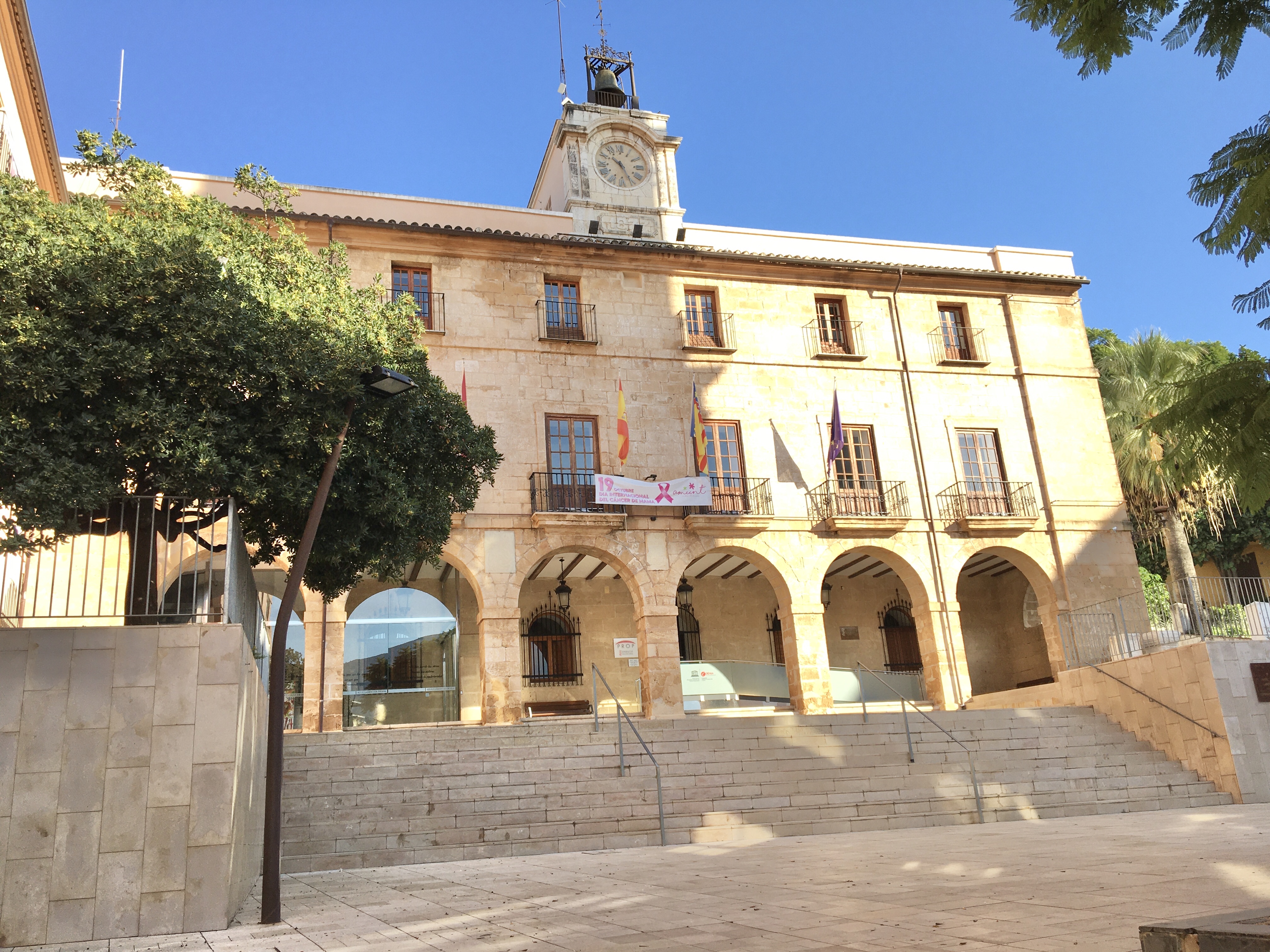 Pavasal inicia dos rotondas en Dénia con casi medio millón para acabar con cruces peligrosos

