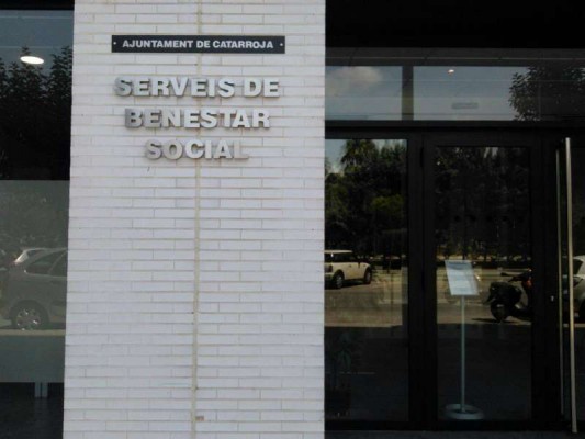Las familias catarrojenses escolarizadas en 'La Encarnación' recibirán apoyo del Ayuntamiento