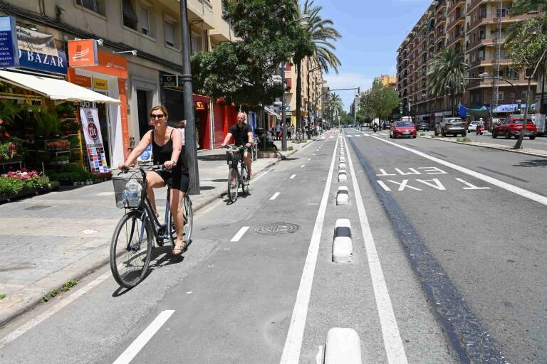 Compromís pide que Les Corts rechacen la eliminación de carriles bici
