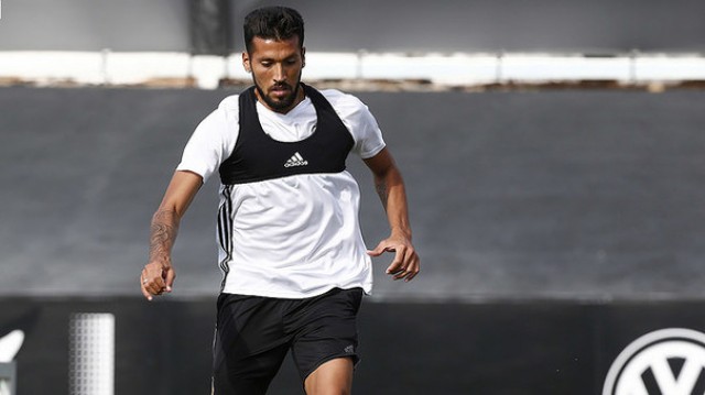 Garay apura sus opciones de estar contra el Atlético de Madrid