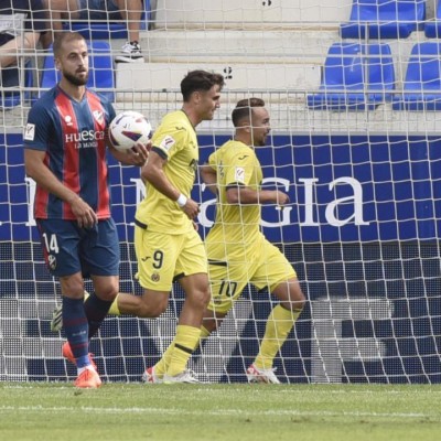 El Villarreal B deja escapar la victoria en Huesca