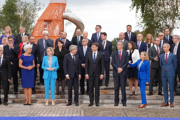 Concluye la reunión 