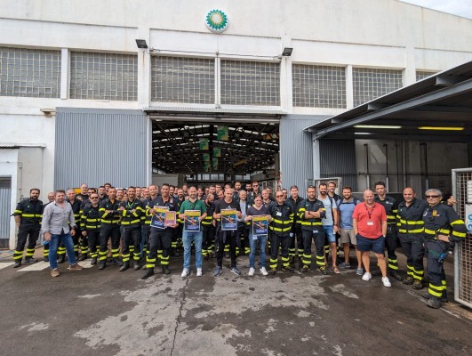 Trabajadores de Bp firman un manifiesto para pedir avanzar la jubilación en el sector petroquímico