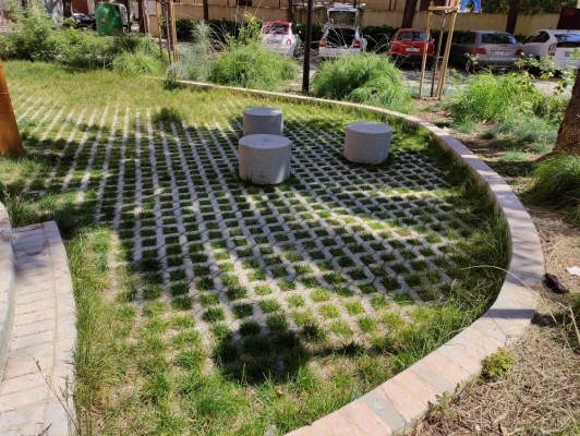València impulsa espacios urbanos que llegan a filtrar el 100% del agua de lluvia
