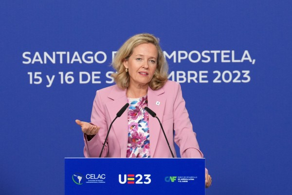 España pide iniciar la negociación política de las reglas fiscales para cerrarla este año