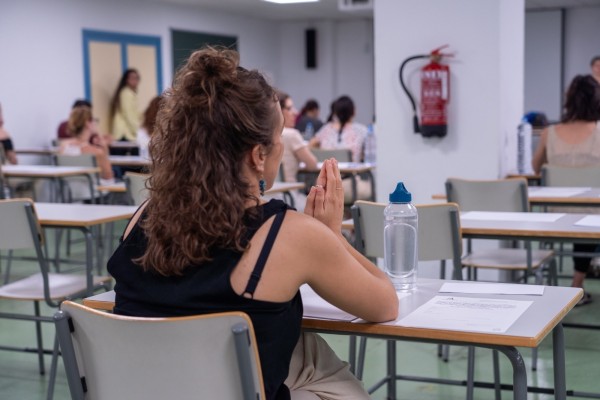 Unos 160.000 aspirantes se examinan para 27.500 plazas en la Administración General