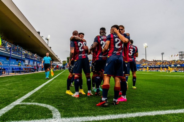 Los goles de Rey y Brugué dan la victoria al Levante ante el Alcorcón