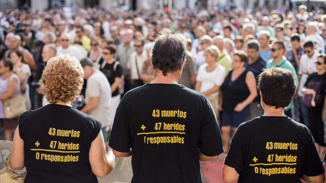 Los técnicos del contrainforme del metro no respaldan la necesidad de una baliza en la curva del accidente