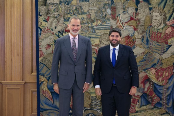 López Miras y el rey: un pacto del agua, un dardo a Sánchez y una invitación a Caravaca de la Cruz