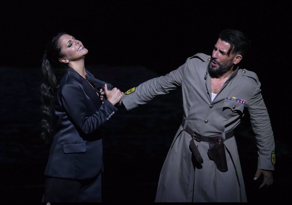 El yeclano Paco Azorín abre la temporada del Teatro Real con una 'Medea' de armas tomar