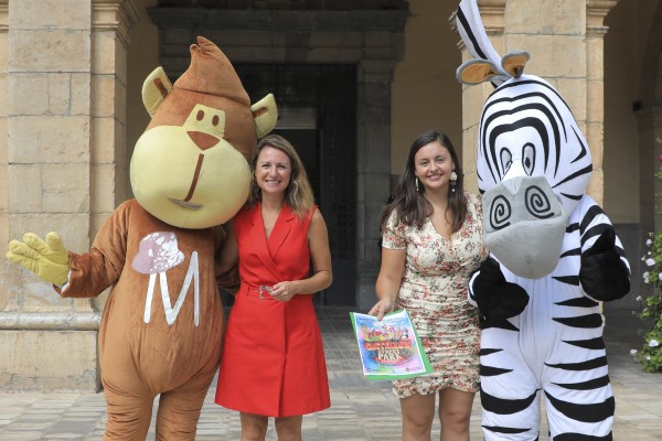 La vuelta al cole en Castelló: pasacalles, personajes de animación, colchonetas, hinchables y música