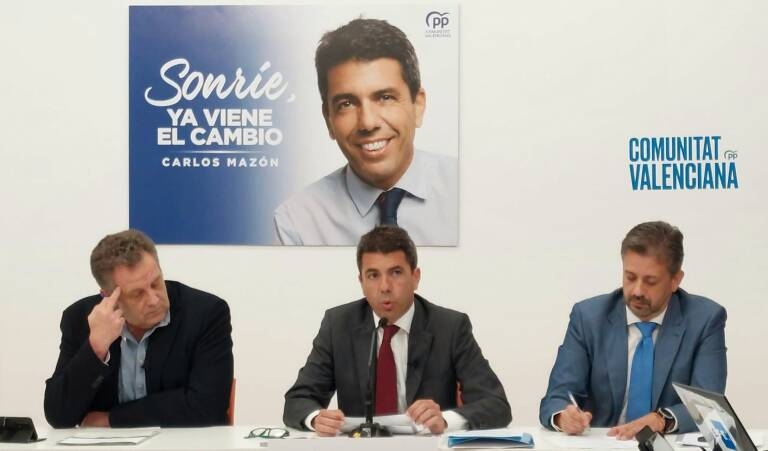 Bartolomé Pérez Gálvez (izquierda) durante la presentación del Plan de Salud Mental del PPCV. Foto: PPCV - 