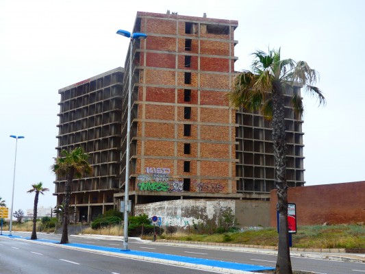 San Javier adjudica a Urcotex Inmobiliaria la demolición del edificio Lagomar de La Manga