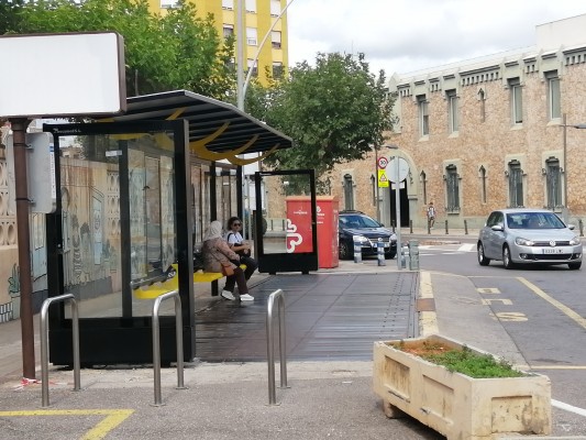 Vila-real instal·la noves parades i plataformes
per a millorar l'accessibilitat del seu bus urbà