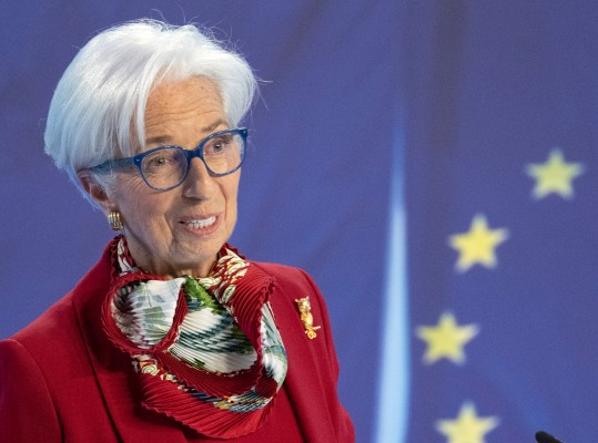 Lagarde no aclara si los tipos han alcanzado el 