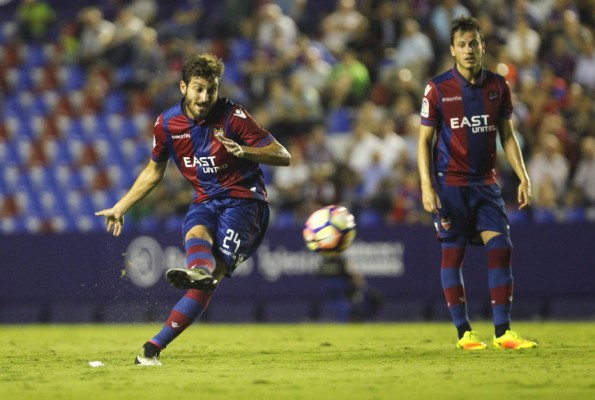 A la venta las entradas para el encuentro Levante UD - Real Valladolid